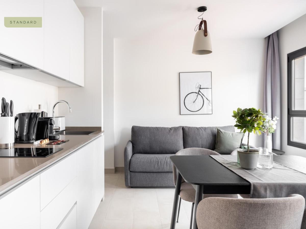 Limehome Sevilla Calle Torcuato Luca De Tena - Digital Access Εξωτερικό φωτογραφία