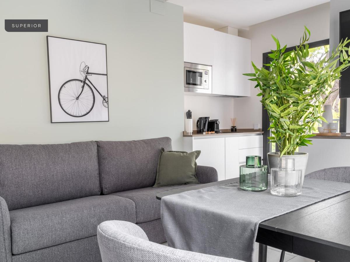 Limehome Sevilla Calle Torcuato Luca De Tena - Digital Access Εξωτερικό φωτογραφία