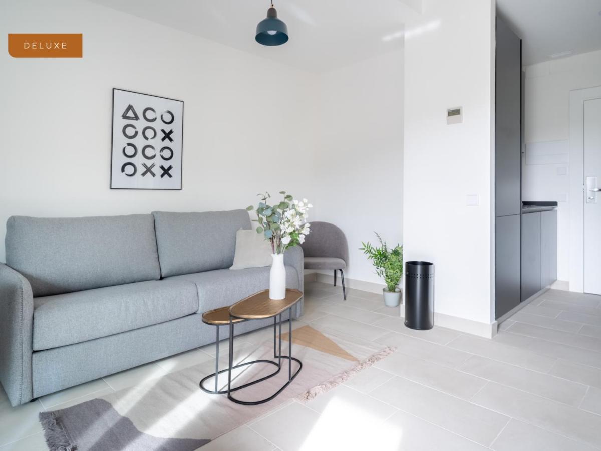 Limehome Sevilla Calle Torcuato Luca De Tena - Digital Access Εξωτερικό φωτογραφία