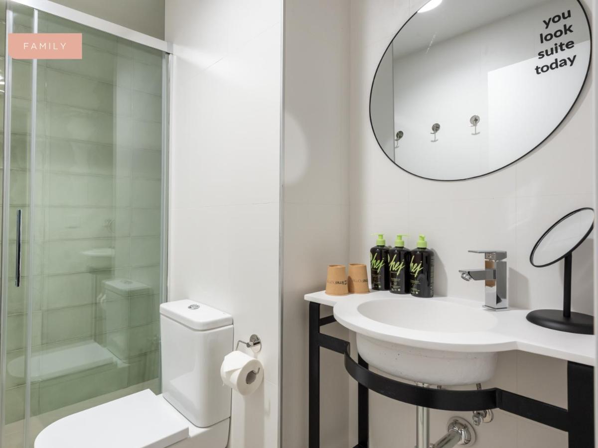 Limehome Sevilla Calle Torcuato Luca De Tena - Digital Access Εξωτερικό φωτογραφία