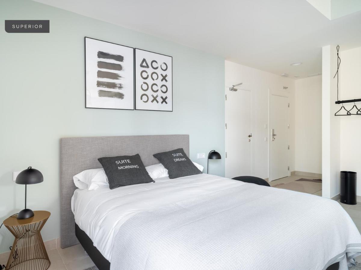 Limehome Sevilla Calle Torcuato Luca De Tena - Digital Access Εξωτερικό φωτογραφία
