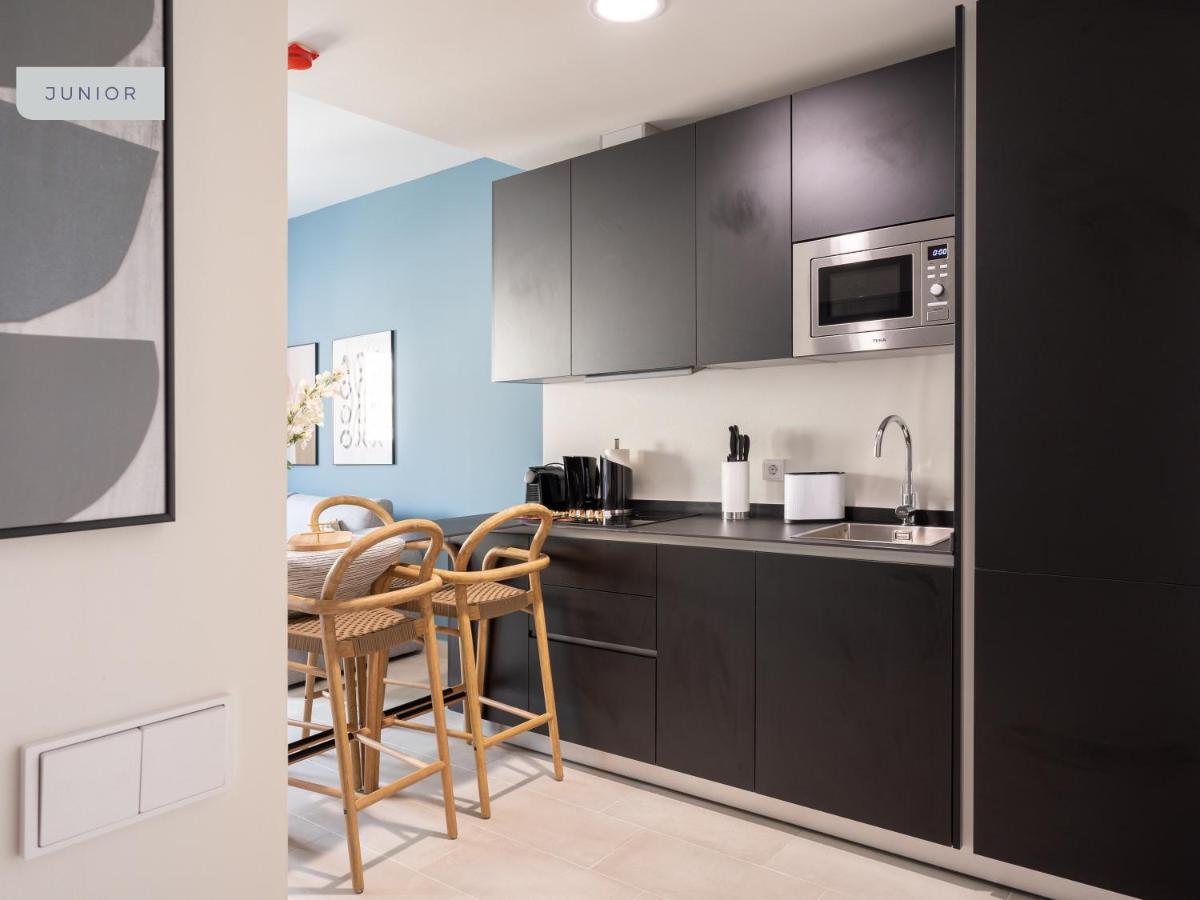 Limehome Sevilla Calle Torcuato Luca De Tena - Digital Access Εξωτερικό φωτογραφία