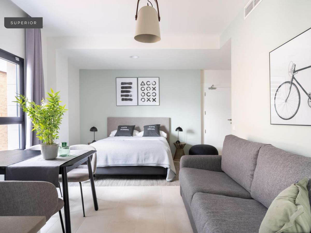 Limehome Sevilla Calle Torcuato Luca De Tena - Digital Access Εξωτερικό φωτογραφία