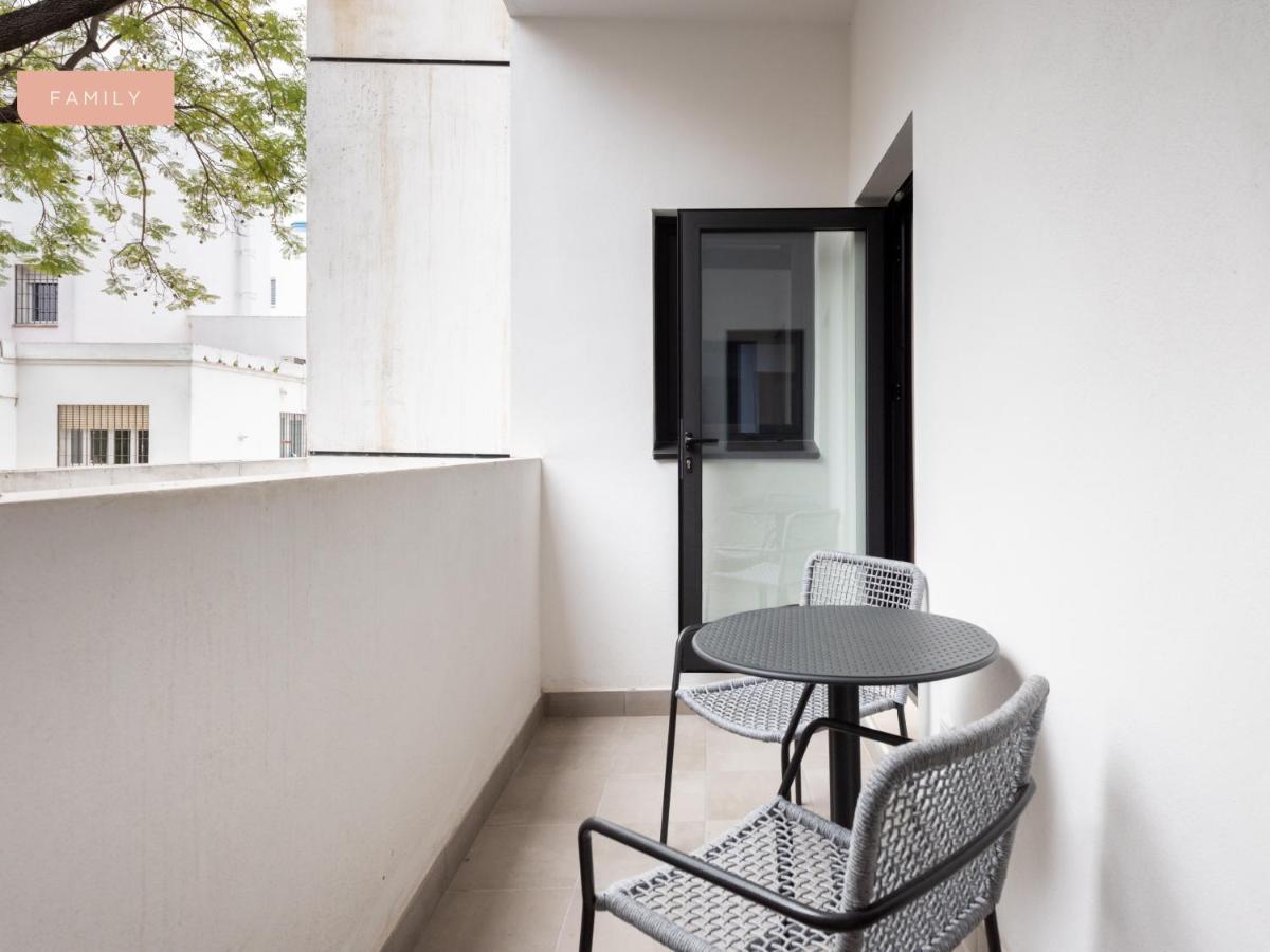Limehome Sevilla Calle Torcuato Luca De Tena - Digital Access Εξωτερικό φωτογραφία