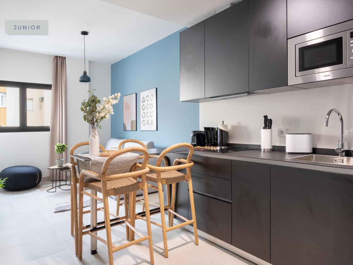 Limehome Sevilla Calle Torcuato Luca De Tena - Digital Access Εξωτερικό φωτογραφία