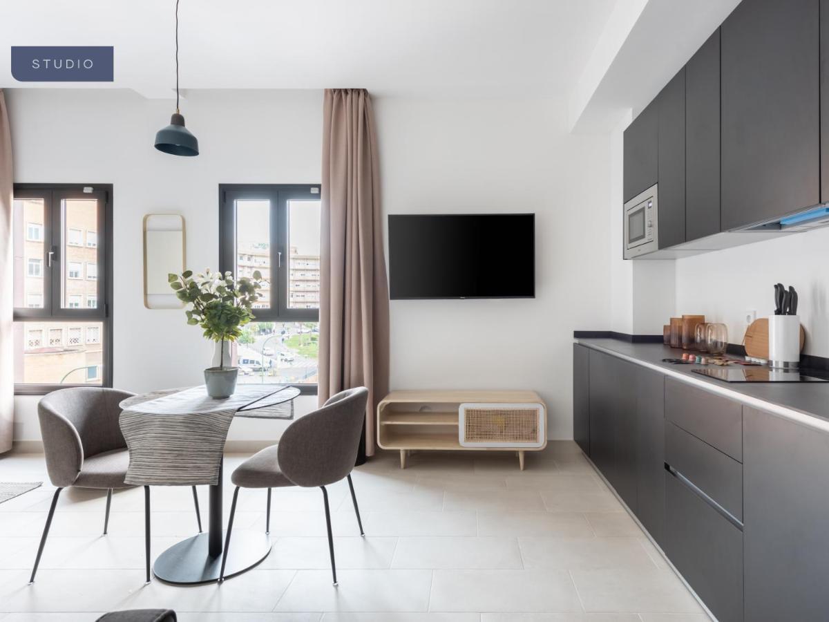 Limehome Sevilla Calle Torcuato Luca De Tena - Digital Access Εξωτερικό φωτογραφία