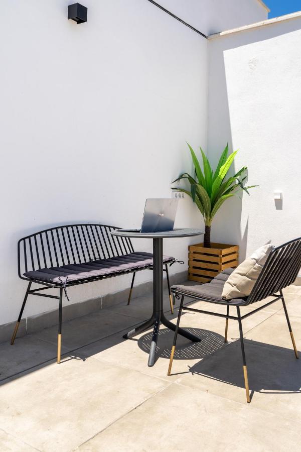 Limehome Sevilla Calle Torcuato Luca De Tena - Digital Access Εξωτερικό φωτογραφία