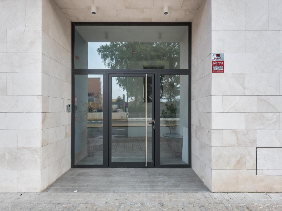 Limehome Sevilla Calle Torcuato Luca De Tena - Digital Access Εξωτερικό φωτογραφία
